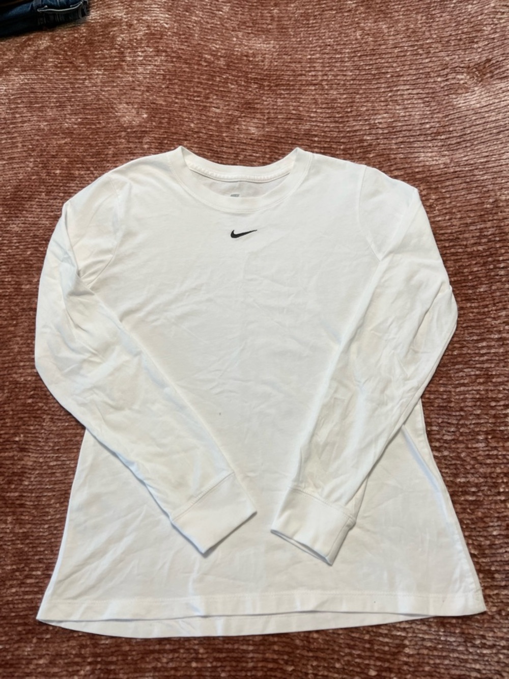 Nike Women’s Long-Sleeve White Crewneck Shirt